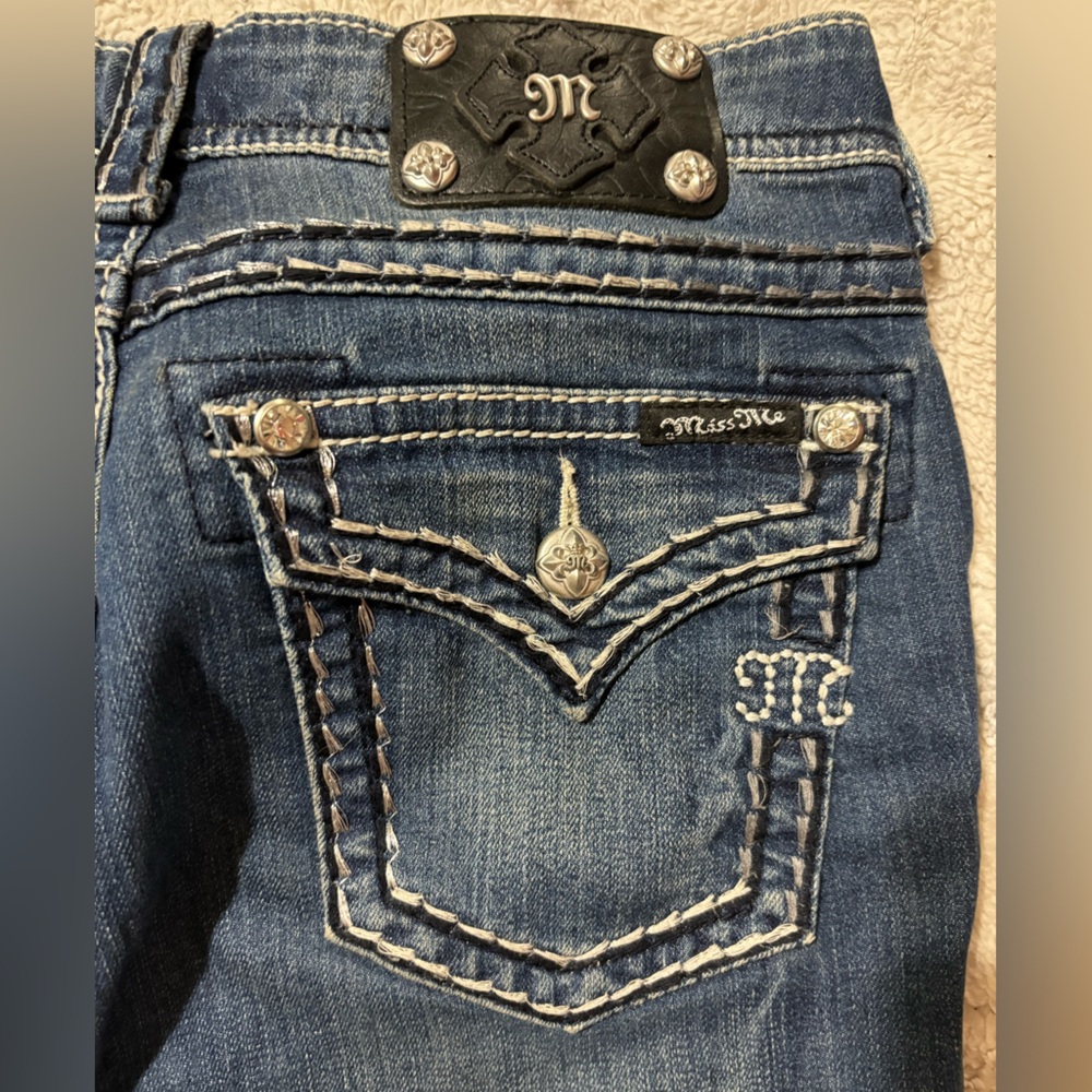Super cute Miss Me Jeans size 27